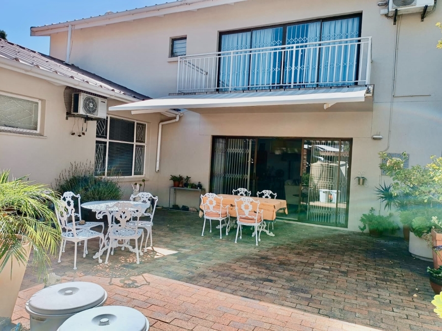To Let 3 Bedroom Property for Rent in Lionviham Western Cape